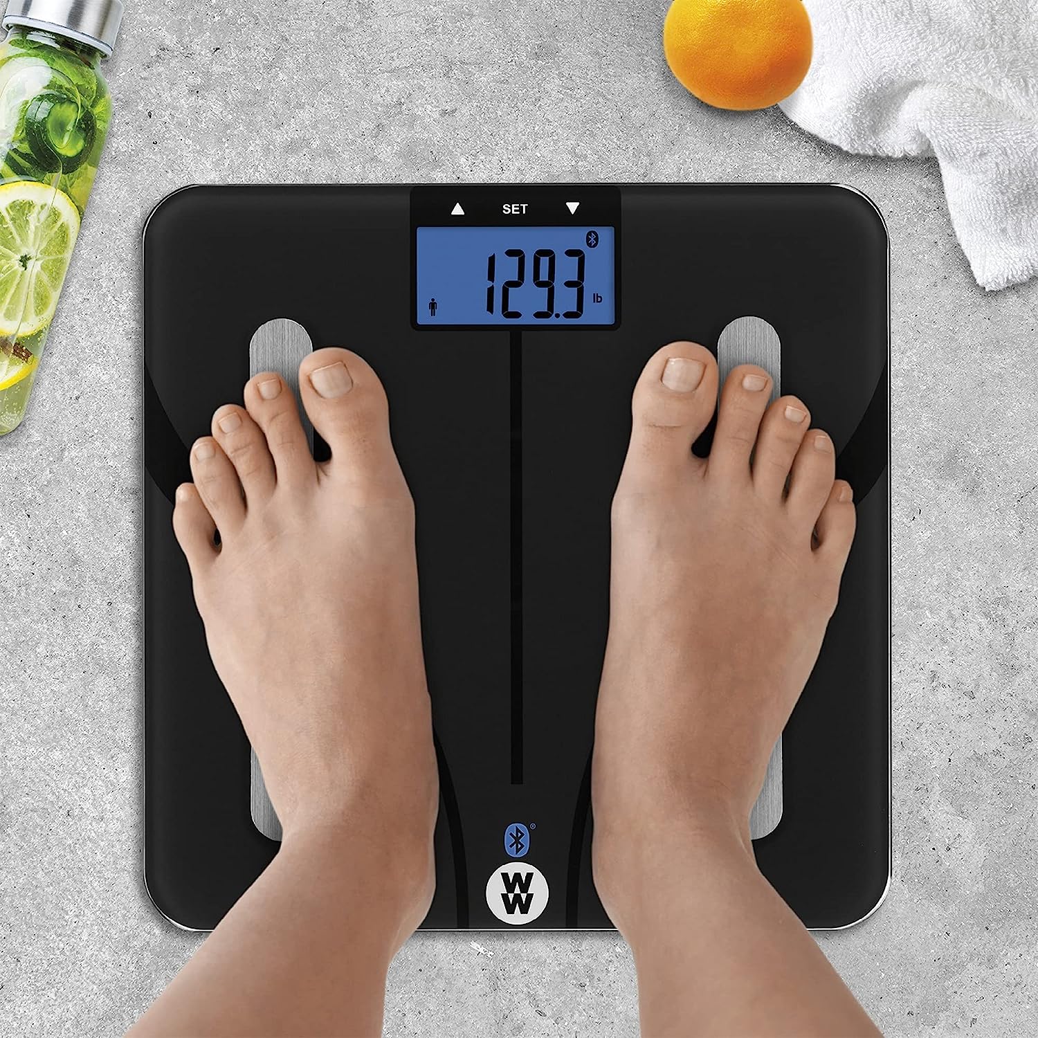 Báscula de baño Weight Watchers de Conair para peso corporal, báscula digital de vidrio, análisis corporal que mide grasa corporal, agua corporal, IMC, masa ósea y músculos para 9 usuarios, mide el peso de hasta 170 Kilos