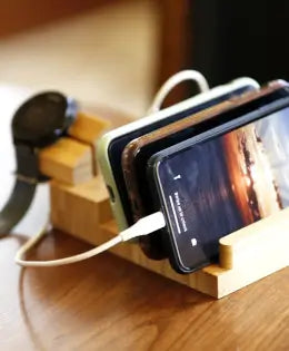 Soporte para Carga 3 disposivos con espacio AppleWatch